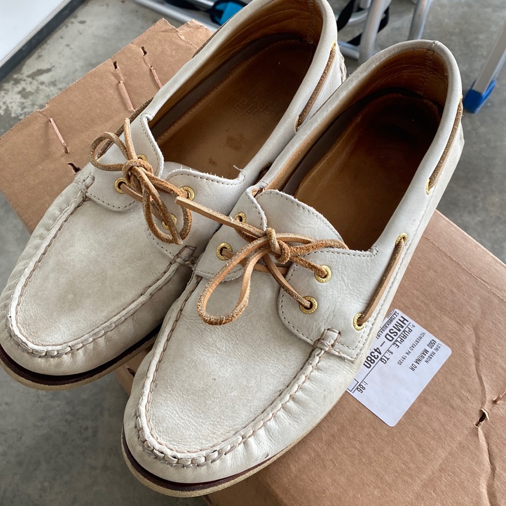 Sperry Gold Cups